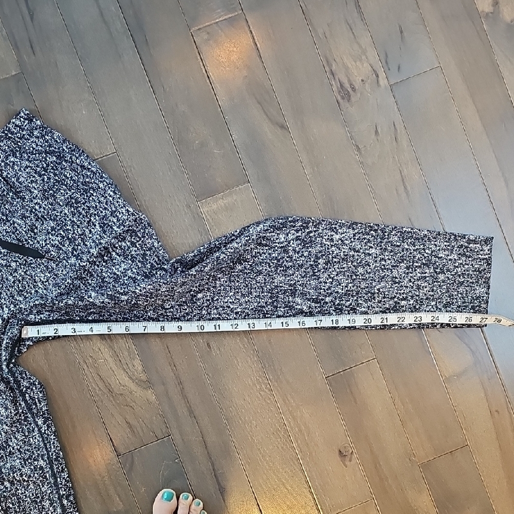Lululemon Athletica Black and Gray PatternedJogger Pants, Size 2 - Picture 8 of 9